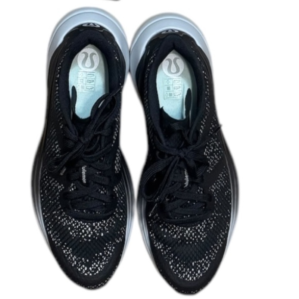 Women’s Lululemon Blissfeel 2 Running Shoe Winter Style Size 9 Black Silver Drop